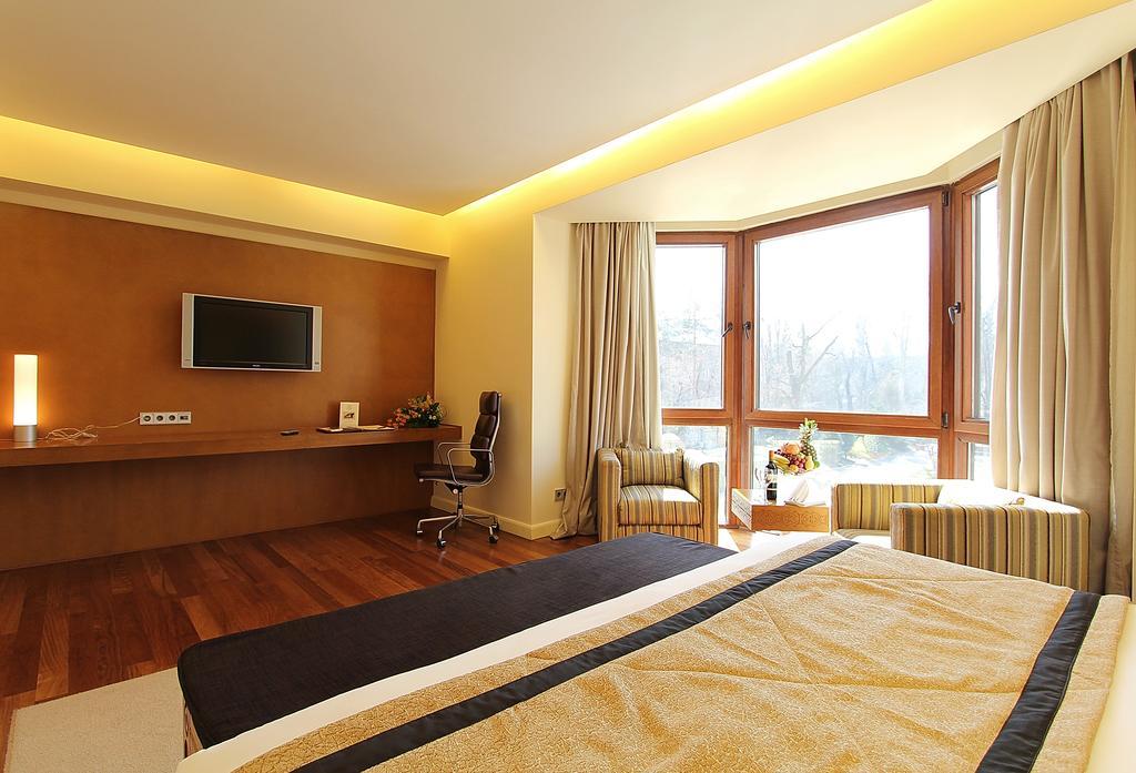 Deluxe King Room,1214138143:JPEG