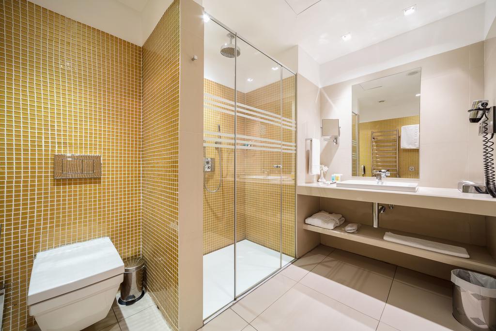 Standard Single Room,913808125:JPEG