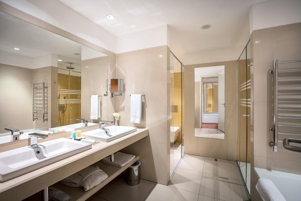 Exclusive Suite,1214137621:JPEG