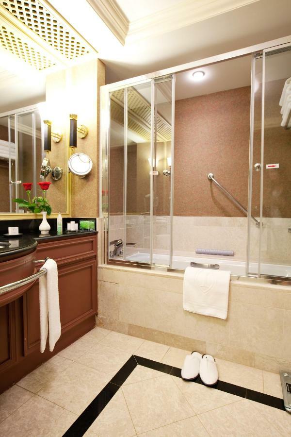 Grand Suite,958050754:JPEG